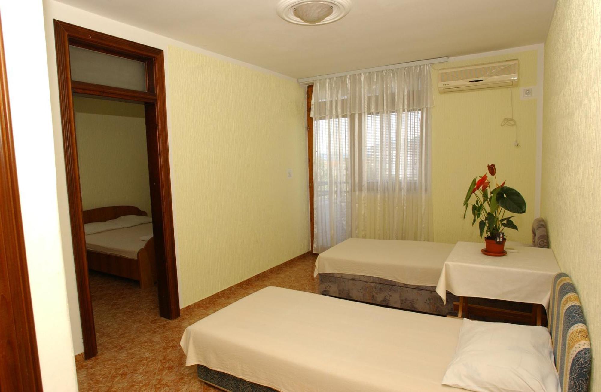 Rooms & Apartments Anka Bar Ngoại thất bức ảnh